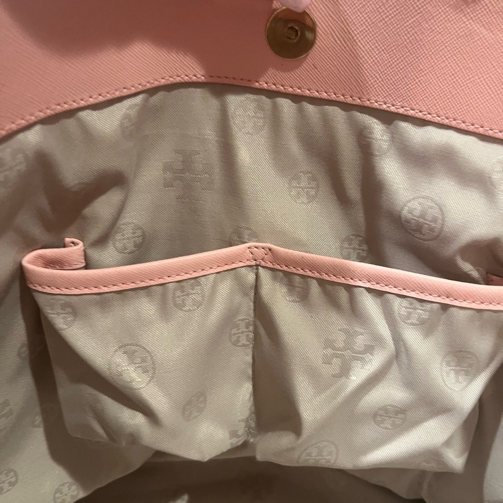 Large Tory Burch Kelsey East-West Scalloped Laser Cut Leather Tote 👜 - Picture 7 of 10